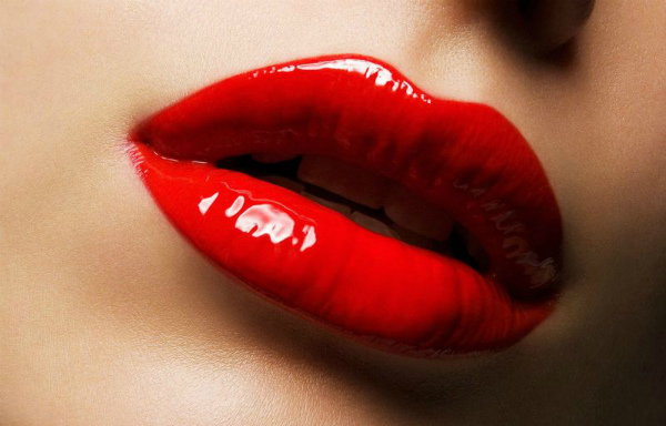 Makeup lessons: Perfect lips